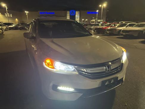 Used 2016 Honda Accord Sport image 9