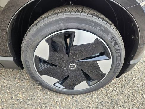 New 2026 Volvo EX30 Ultra w/ Protection Package Premier image 18