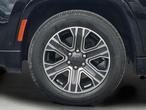 Used 2023 Jeep Wagoneer Series II AWD/4WD image 10