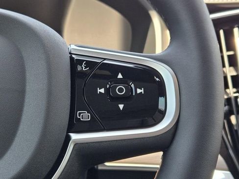 Used 2025 Volvo XC90 B5 Core image 31