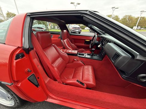 Used 1988 Chevrolet Corvette Coupe RWD image 20