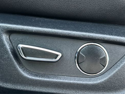 Used 2018 Ford Mustang Premium image 19