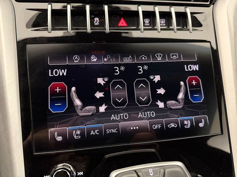 Used 2021 Lamborghini Urus image 46