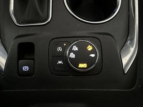 Used 2023 Chevrolet Traverse LT w/ LPO, Floor Liner Package AWD/4WD image 40