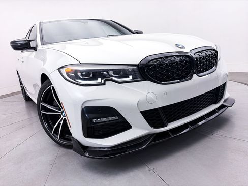Used 2021 BMW 330i Sedan w/ M Sport Package RWD image 3