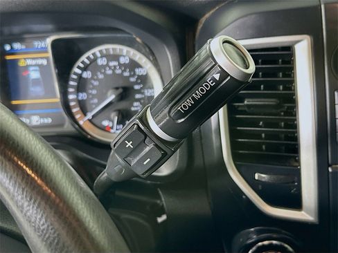 Used 2019 Nissan Titan S image 20