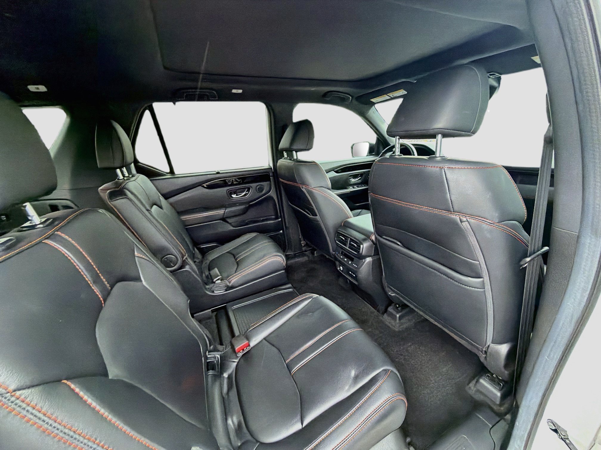 Used 2025 Honda Pilot TrailSport image 29