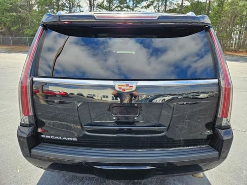 Used 2019 Cadillac Escalade Luxury image 6
