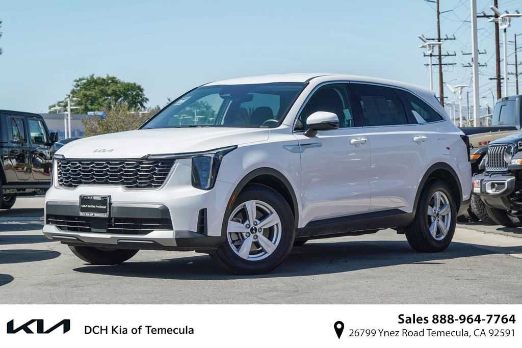 Used 2026 Kia Sorento LX FWD image 1