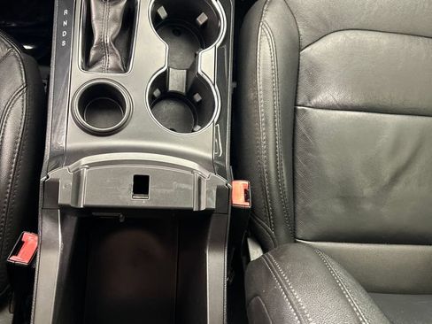 Used 2018 Ford Explorer XLT w/ Equipment Group 202A FWD image 15