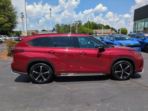 Used 2021 Toyota Highlander XSE AWD/4WD image 8