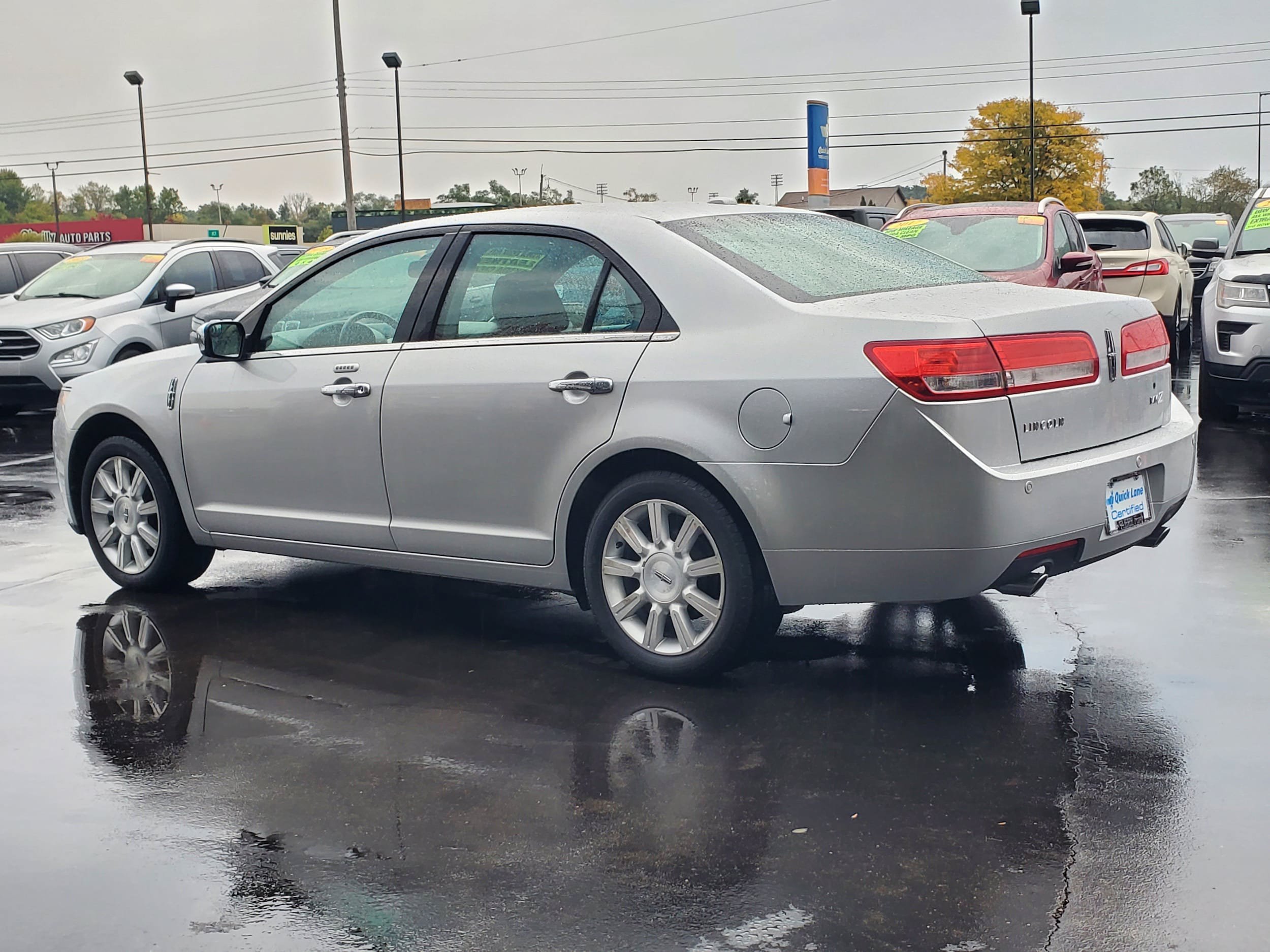 Used 2011 Lincoln MKZ FWD image 3