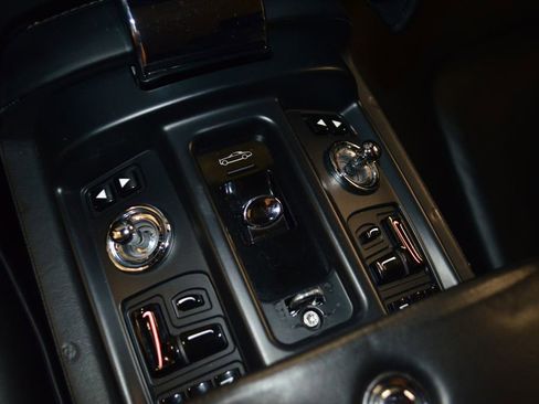 Used 2009 Rolls-Royce Phantom Drophead Coupe RWD image 32