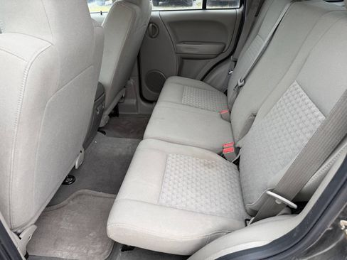 Used 2006 Jeep Liberty Sport AWD/4WD image 16