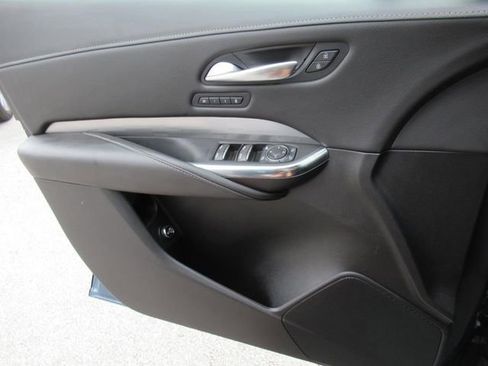 Certified 2025 Cadillac XT4 Premium Luxury image 25