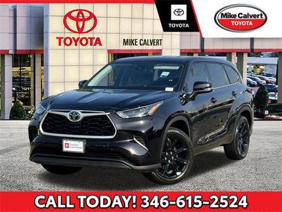 Certified 2022 Toyota Highlander L