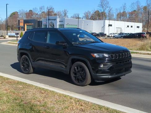 New 2026 Jeep Compass Latitude AWD/4WD image 15