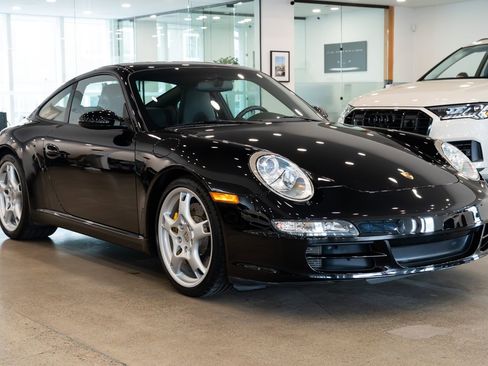 Used 2005 Porsche 911 Carrera S image 3