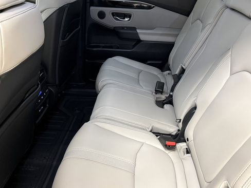 New 2025 Honda Pilot EX-L image 14