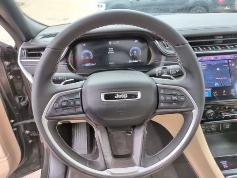 Certified 2025 Jeep Grand Cherokee L Limited w/ Luxury Tech Group II AWD/4WD image 23