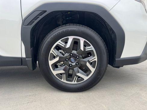 Used 2026 Subaru Forester Premium AWD/4WD image 29