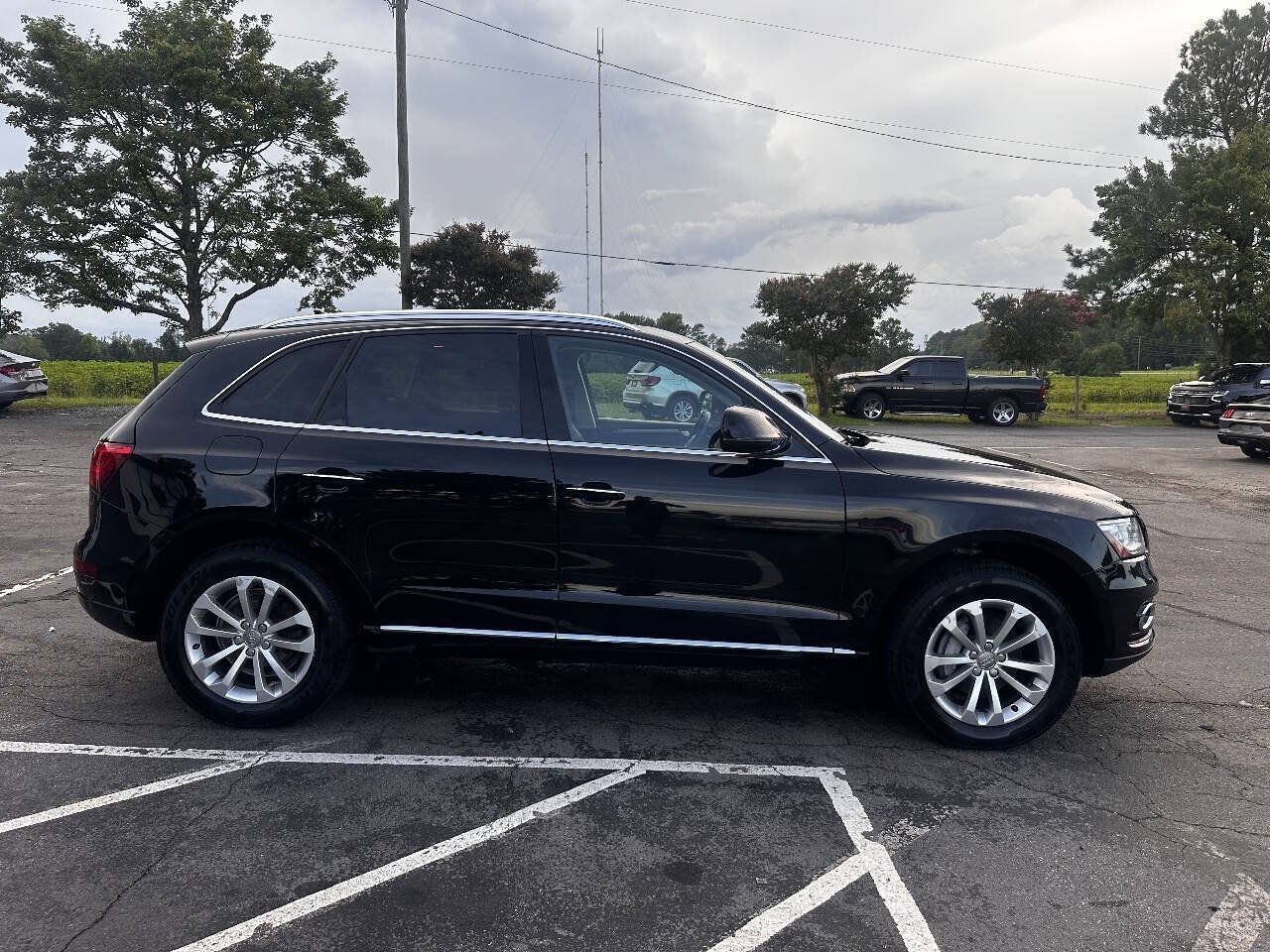 Used 2015 Audi Q5 2.0T Premium Plus w/ Technology Package AWD/4WD image 2