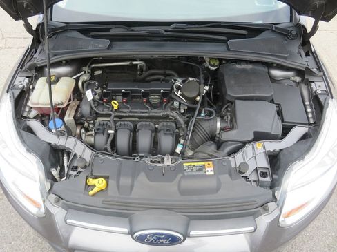 Used 2014 Ford Focus SE w/ Equipment Group 201A FWD image 38