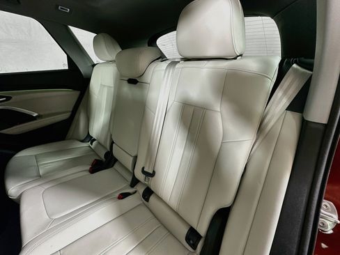 Used 2025 Audi Q5 Premium w/ Convenience Package AWD/4WD image 24
