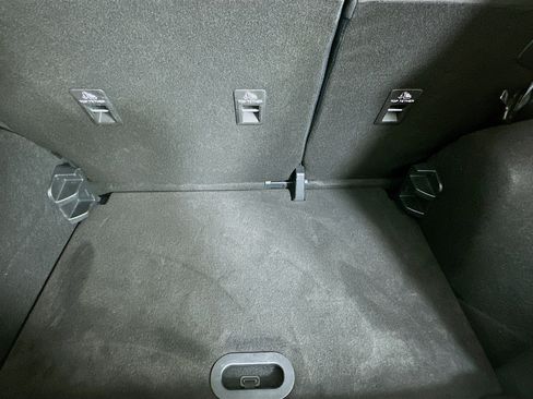 Used 2021 Ford EcoSport SE w/ SE Convenience Package image 29