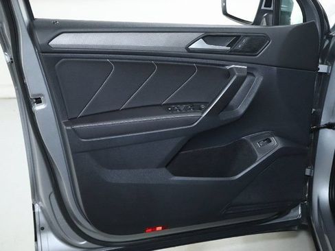 Certified 2024 Volkswagen Tiguan SE AWD/4WD image 16