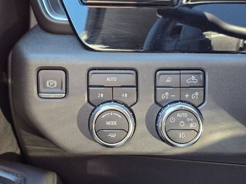 Used 2022 GMC Sierra 1500 SLT w/ SLT Premium Plus Package AWD/4WD image 34