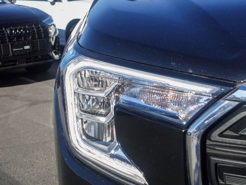 Used 2022 GMC Terrain SLE image 5