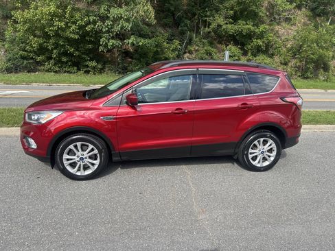 Used 2018 Ford Escape SEL AWD/4WD image 3