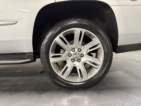 Used 2020 Cadillac Escalade Luxury AWD/4WD image 7