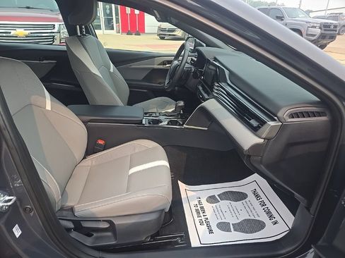 Used 2025 Toyota Camry SE AWD/4WD image 24