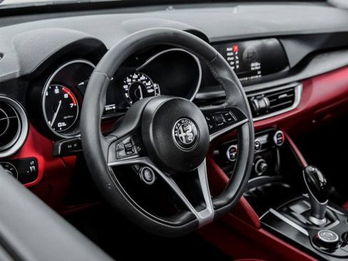 Used 2019 Alfa Romeo Stelvio RWD image 13