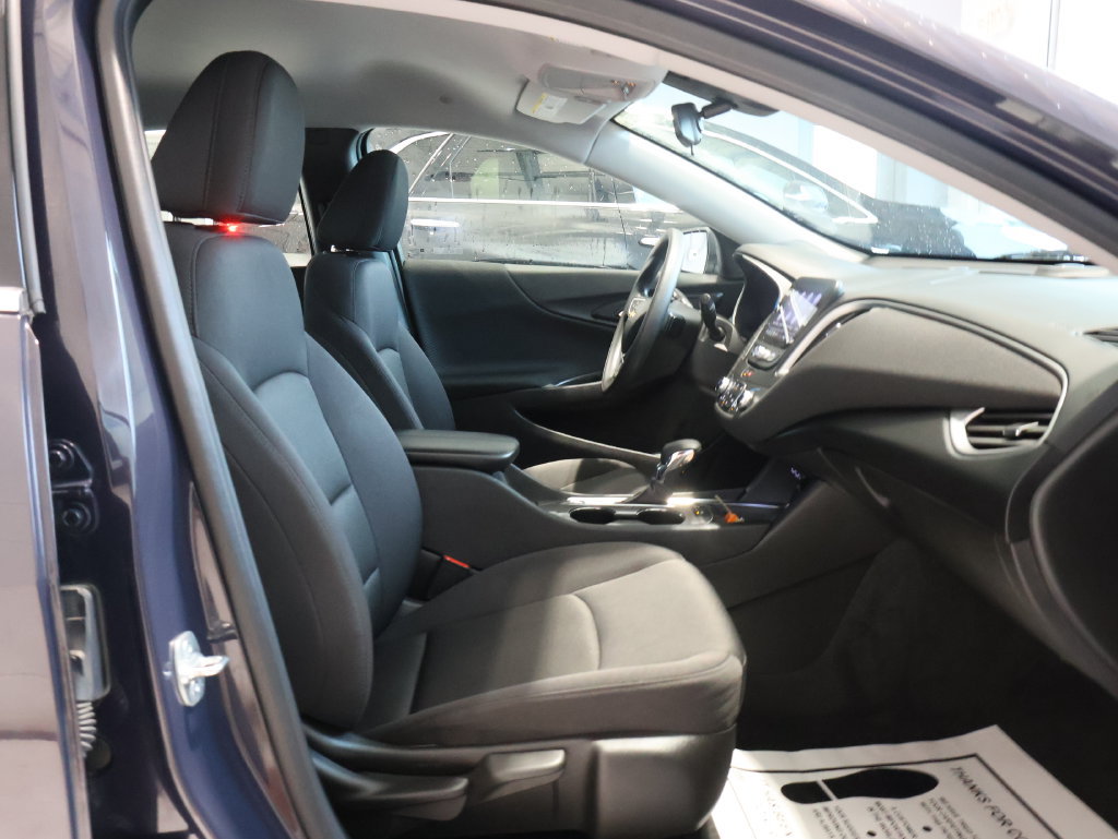 Certified 2025 Chevrolet Malibu LT FWD image 32