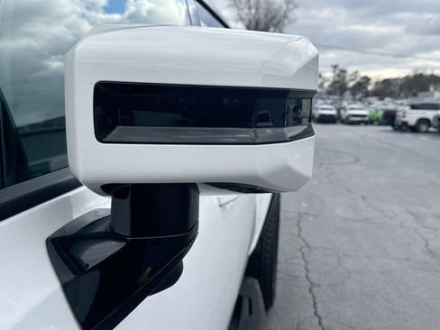 Used 2025 GMC Hummer EV 3X AWD/4WD image 11