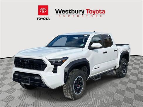 Certified 2025 Toyota Tacoma TRD Off-Road image 5