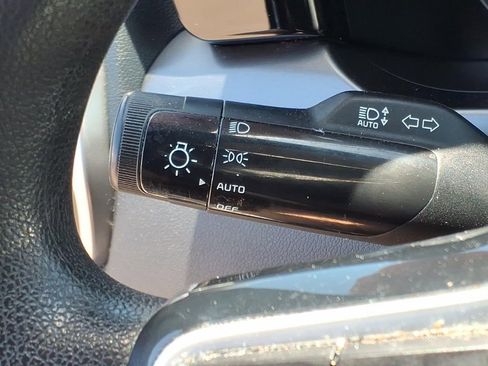 Used 2021 Kia Sorento LX FWD image 17