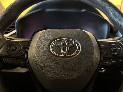 Used 2023 Toyota RAV4 XLE image 29