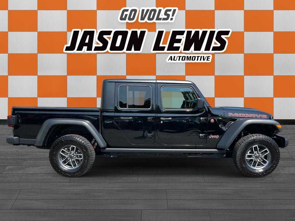 Used 2026 Jeep Gladiator Mojave AWD/4WD image 2