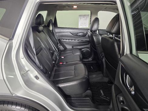 Used 2018 Nissan Rogue SL w/ Premium Package FWD image 16