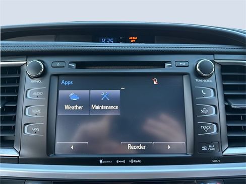 Used 2017 Toyota Highlander XLE image 22