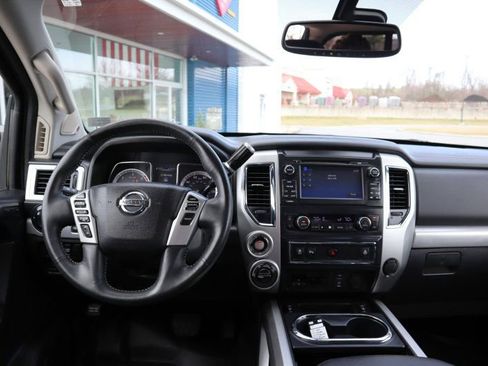 Used 2016 Nissan Titan PRO-4X w/ Pro-4x Convenience Package image 12