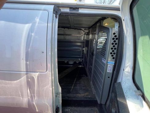 Used 2014 Chevrolet Express 2500 image 26