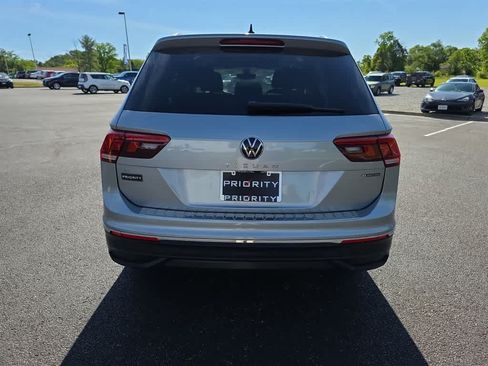 Used 2022 Volkswagen Tiguan SE AWD/4WD image 8