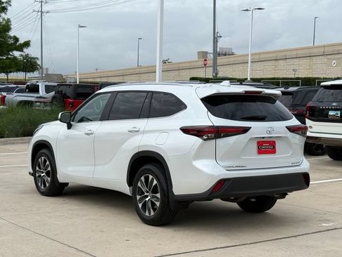 Used 2026 Toyota Highlander XLE AWD/4WD image 4