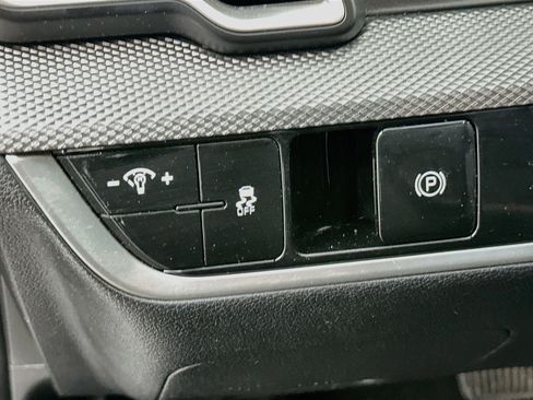 Used 2023 Kia Sportage LX FWD image 16