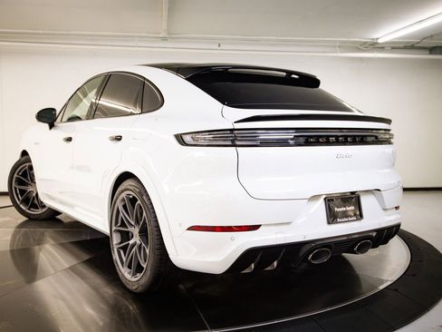 New 2026 Porsche Cayenne Turbo AWD/4WD image 3